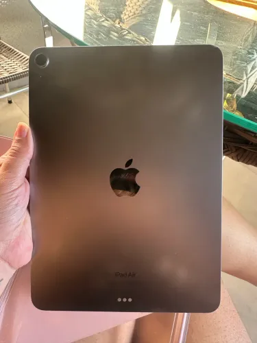 iPad Air 5ª Geração 64GB Wi-Fi + Caixa + Carregador Original + Capa