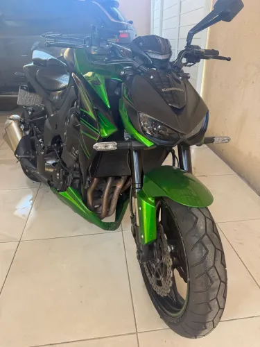 Vendo Z1000 nova com 6.300km 