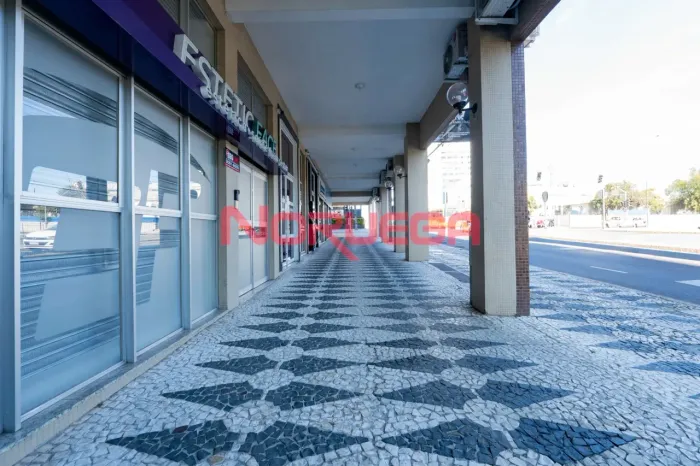 Sala Comercial à Venda no Bairro Bacacheri Curitiba