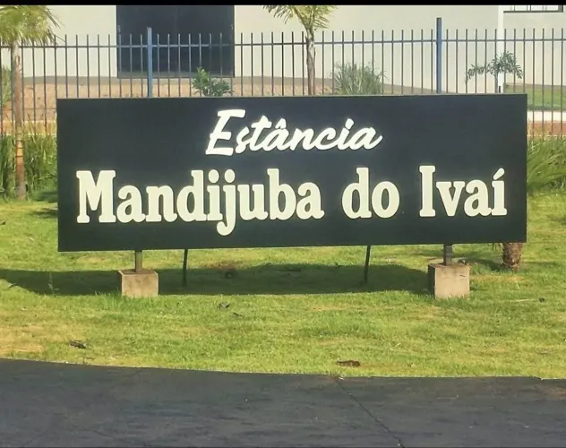Vendo ou troco, aceito permuta.