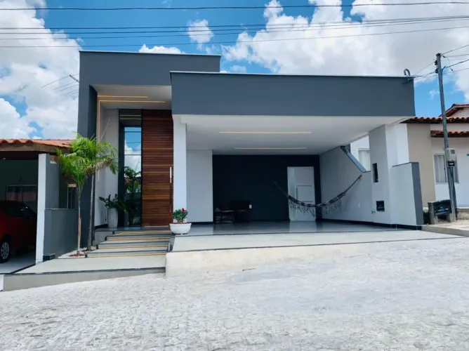 Vendo casa reformada de 2/4 sendo uma suíte 