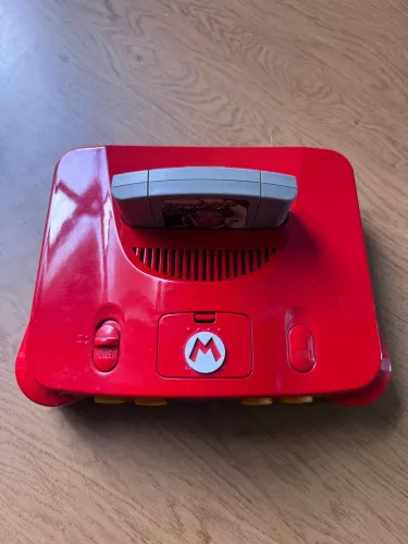 Nintendo 64 customizado Mario