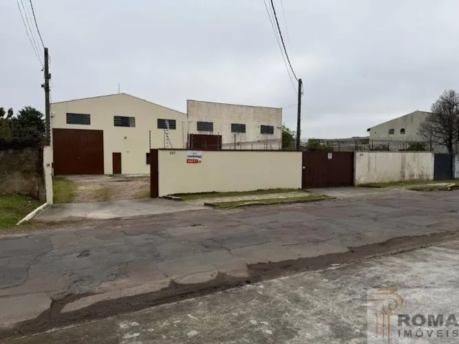 Área Construída 461,50m2 - Terreno 923,00m2 - R$ 2.450.000 - Uberaba - Curitiba/PR