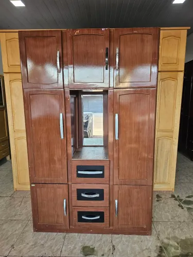 Guarda roupa usado de pinho