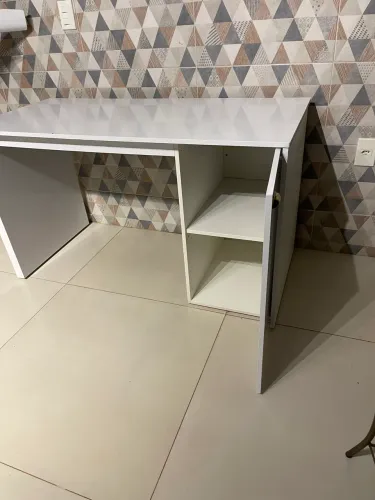 Mesa escrivaninha linda muito conservada 
