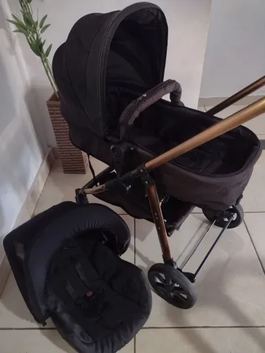 Carrinho moisés+bebê conforto+base pra carro 