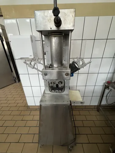 Máquina de fazer Ravioles e Mini Pastéis (Italvisa)