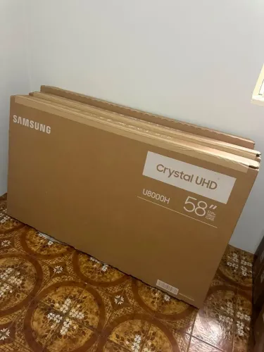Vende-se tv Samsung cristal uhd 4k 58' polegadas LACRADA