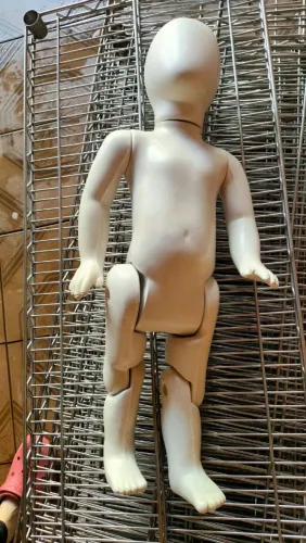 Manequim infantil articulado