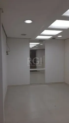 Loja para Venda - 26m², 0 dormitórios, Moinhos de Vento