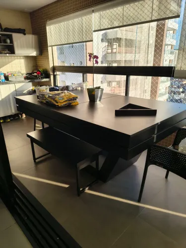Mesa de jantar/sinuca/ping pong preta em madeira maciça com carrinho para tampos el acesso