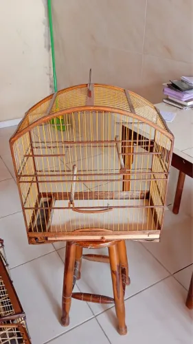 Gaiolas usada pra vender todos por esse valor