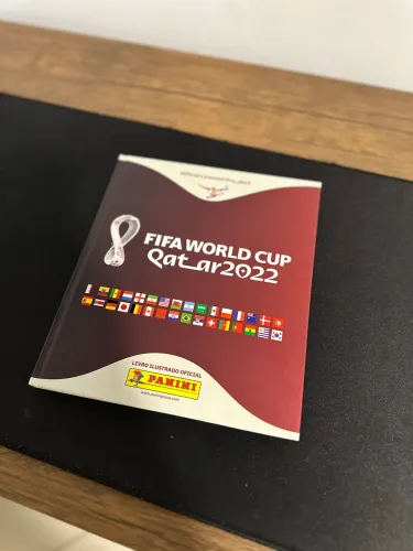 Álbum copa do mundo 2022 - capa dura 30% completo