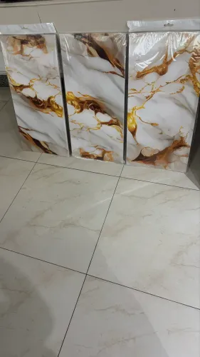 Placas adesivas de parede