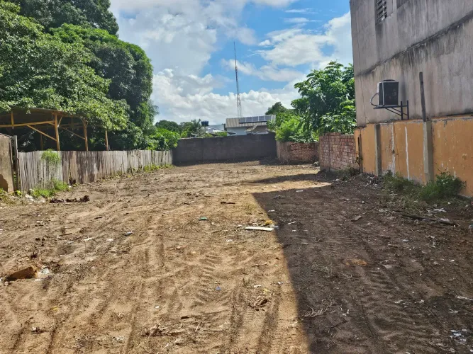 Vendo terreno medindo 14,50 X 70 no bairro Santa clara.