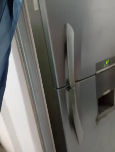 Geladeira está funcionando mas não gela 