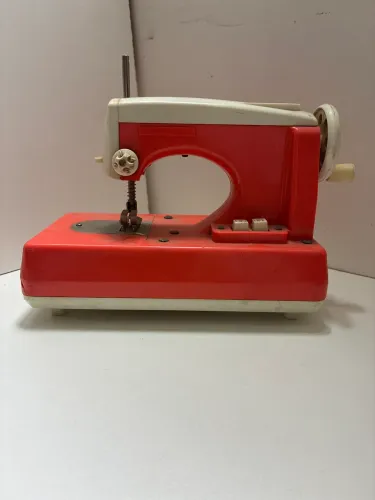 Máquina de costura de brinquedo japonesa
