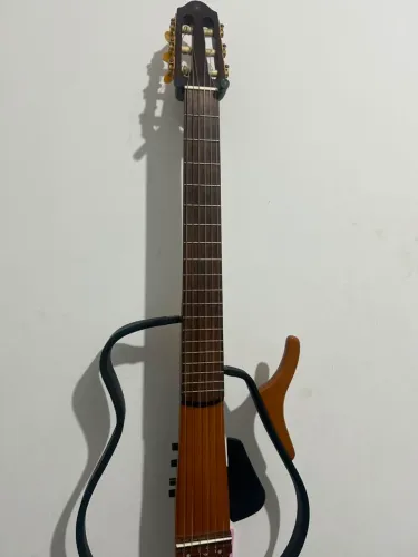 Violão Yamaha silent 110N