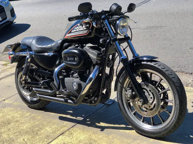 Harley Davidson XL 883 R 2011