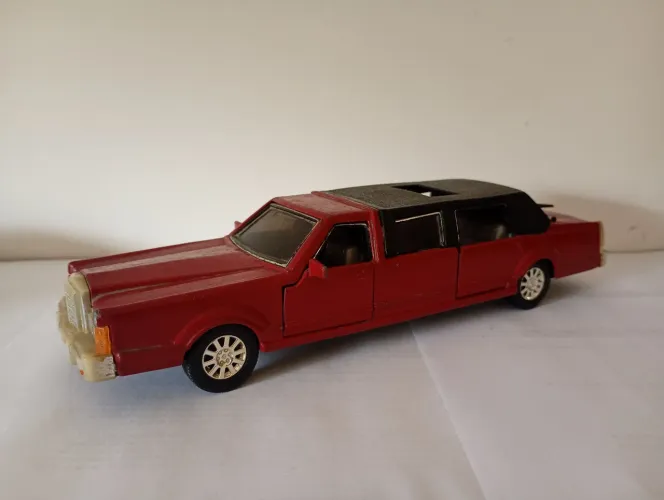 Sunnyside - Miniatura Limousine Anos 90 Com Detalhes