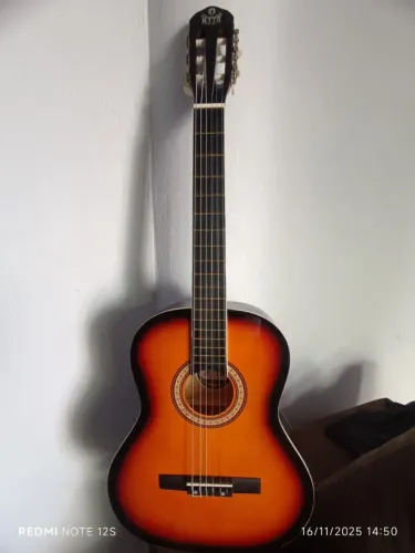 Violão acústico semi-novo