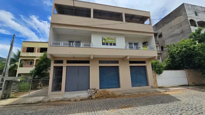 Vendo Prédio Inteiro em Alfredo Chaves  Excelente Oportunidade para Investimento