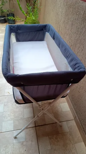Berço Portátil para Bebês Desmontável com colchão