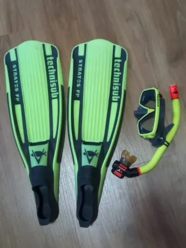 nadadeira 43-44 e máscara de mergulho snorkel technisub 