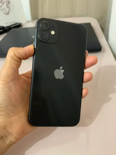 Celular a iPhone 11 com nota fiscal sem defeito 