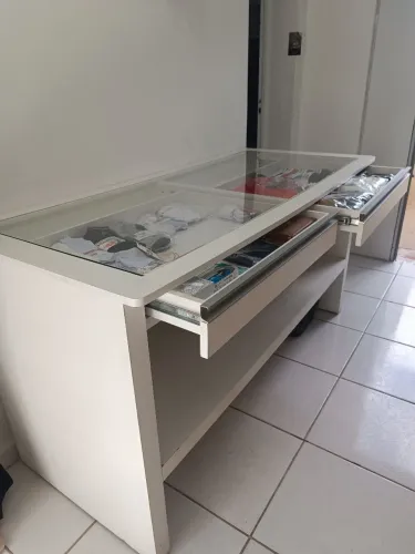 Mesa para loja linda