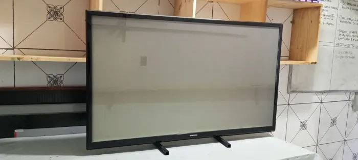 TV Sanssung 43 Polegadas. Perfeita!