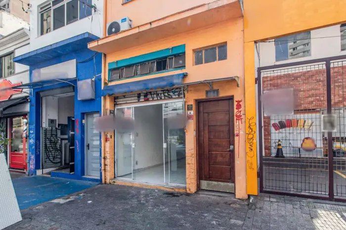 Loja na Avenida Professor Alfonso Bovero, 466 120 m²