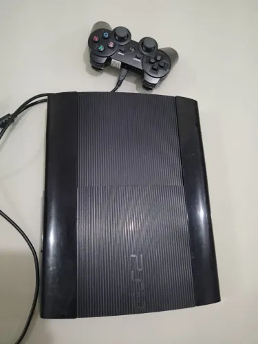 Vendo PlayStation 3 desbloqueado e ainda não garantia