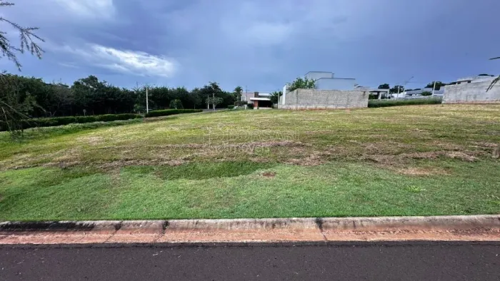 Venda de Terreno / Condomínio na cidade de Araraquara