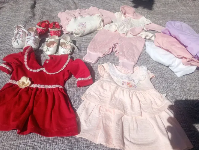Mini berço Junto vai saída maternidade vestido e sapatinhos tudo por 250,00