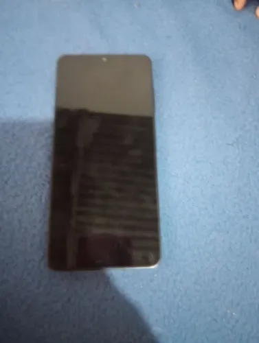 Vendo um celular, Samsung a06 Novinho por 300 reais