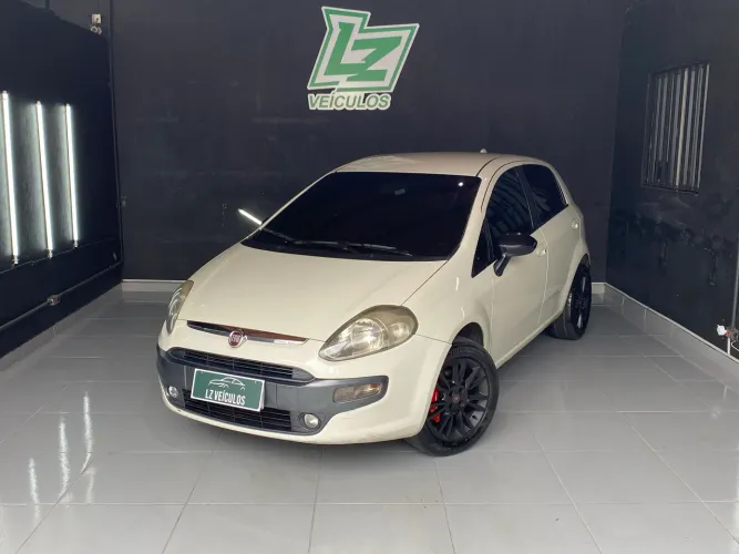 Fiat Punto Essence 1.6 Flex 16V 5P 2014