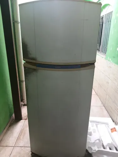 Geladeira com defeito