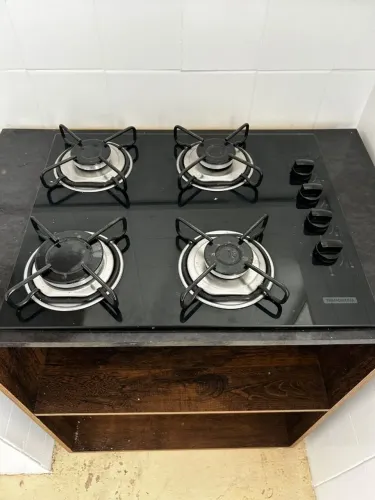 ? Cooktop Tramontina 4 Bocas a Gás + Móvel de Apoio em Madeira