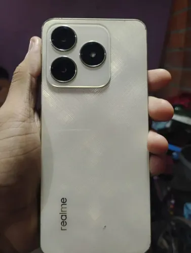 Vendo este celular REALME C61  ESTA PEGANDO PERFEITAMENTE SEM NEM UM TRINCO E TEM DOCUMENT