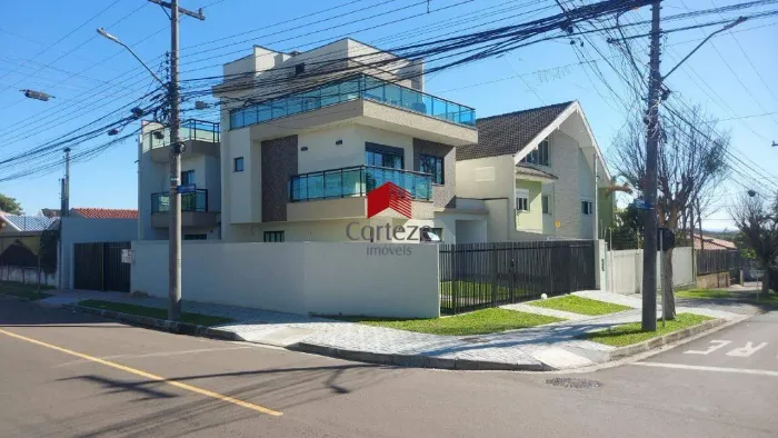 Sobrado com 132m² 3 quartos, à venda, no bairro Tarumã em Curitiba