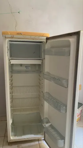 Geladeira 260L