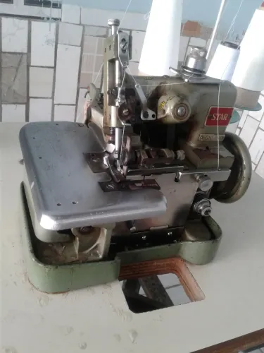 Máquina de costura Overloque semi industrial Star