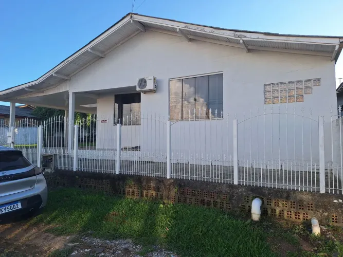 Alugo linda casa no Guaruja, Lages