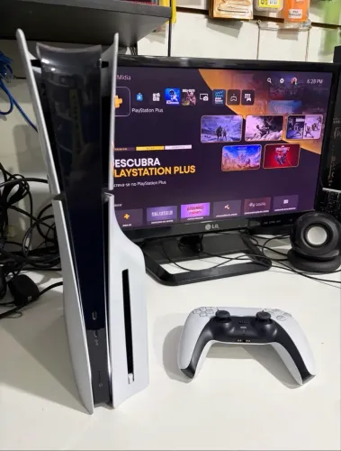 PlayStation 5 slim com mídia física + 1 jogo 