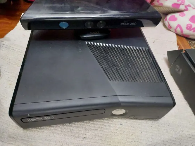 Xbox 360 com kinect mais 10 jogos