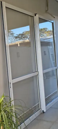 Porta Balcão De Alumínio E Vidro 2,61m Largura x 2,41m Altura