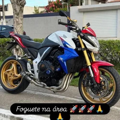 Moto toda perfeita pegar e andar