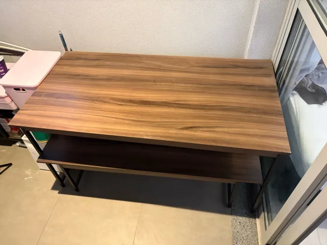 Mesa de jantar com banco 