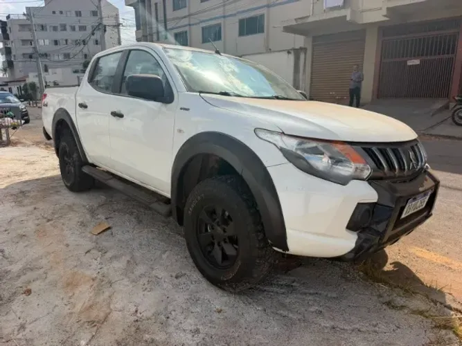 Mitsubishi L200 Tri. Outdo. GLS 2.4 CD 4X4 Die. AUT 2022